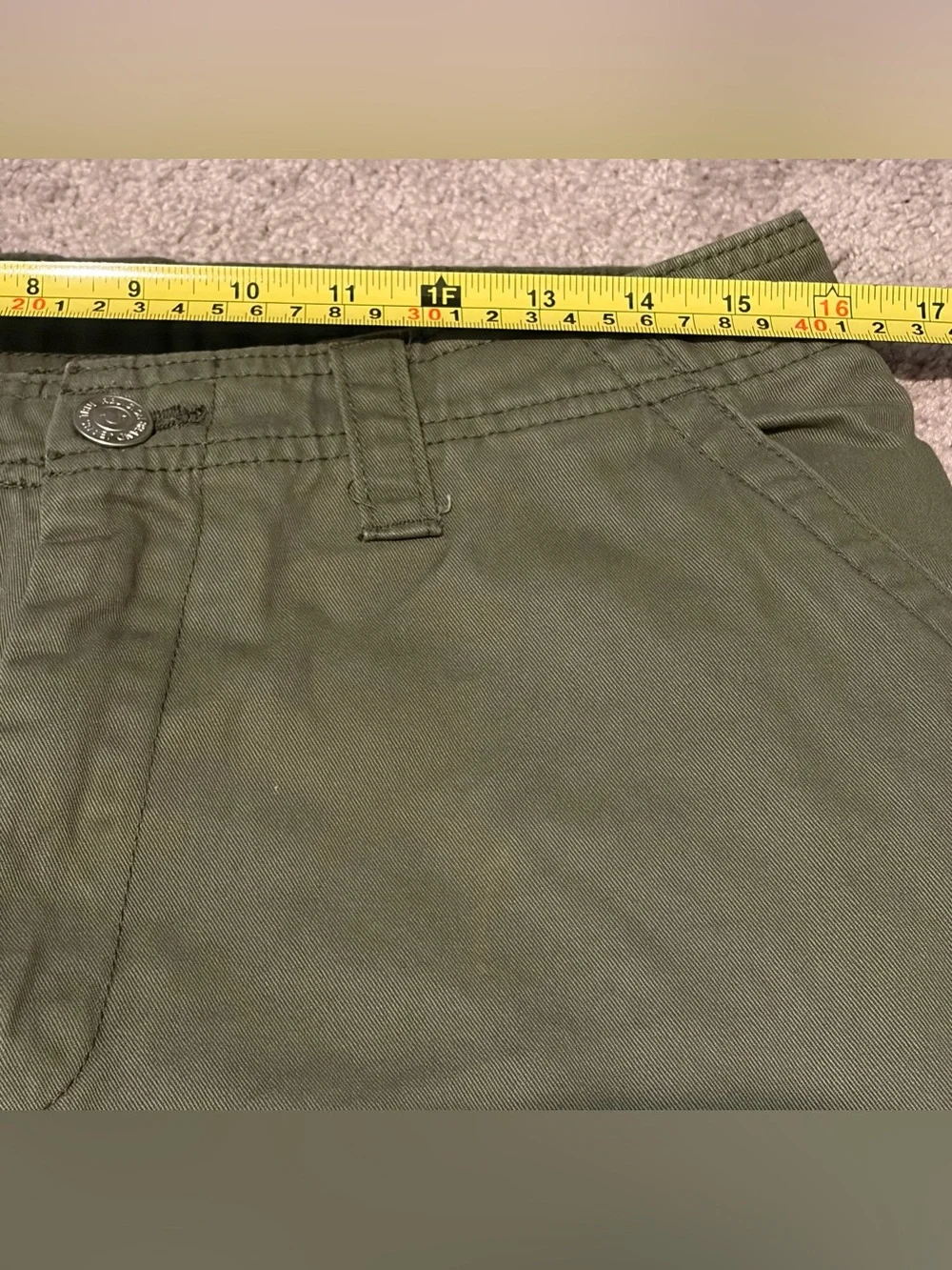 True Religion Men's Cargo Relaxed Fit Green Shorts Size 34 Fits 32x12 **READ